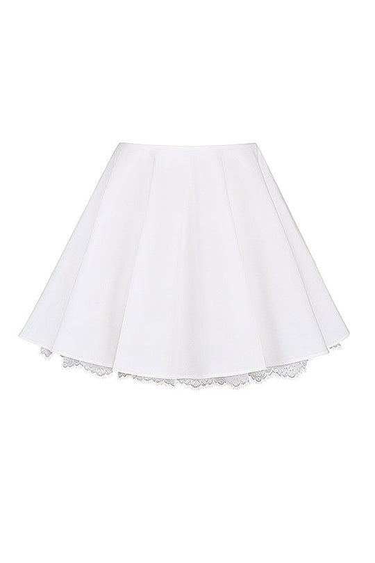 Heidi-Mode | Weiße Bluse mit Puffärmeln und Minirock mit Schleife