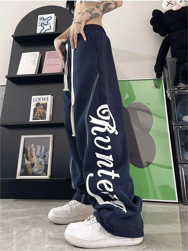 Heidi-Mode | School Baggy Sweatpants Mit Nähten Und Logo Design