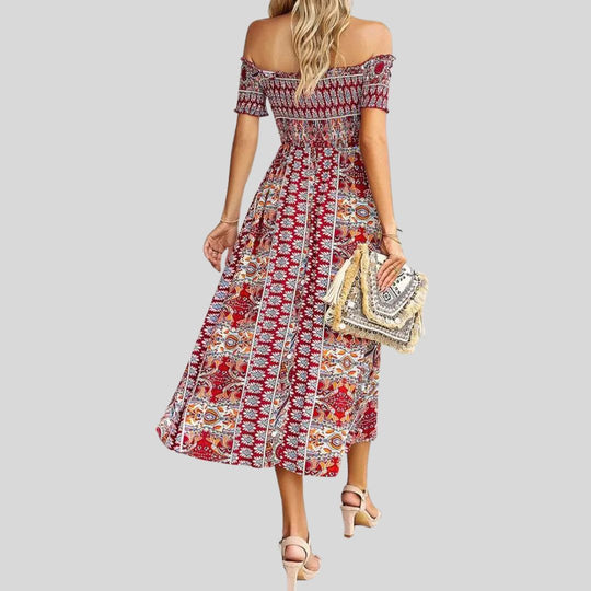 Langes Boho-Kleid mit freien Schultern und Rüschen