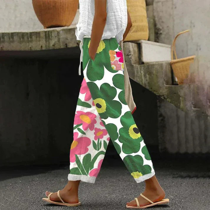 Heidi-Mode | Grüne Hose mit Frischem Blumendruck