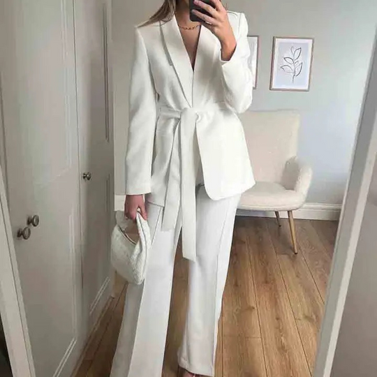 Heidi-Mode | Eleganter Blazer mit Gürtel und Passender Hose