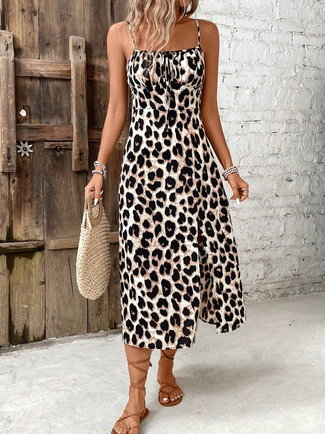 Heidi-Mode | Rückenfreies Sommerkleid mit Rüschen Details für Damen