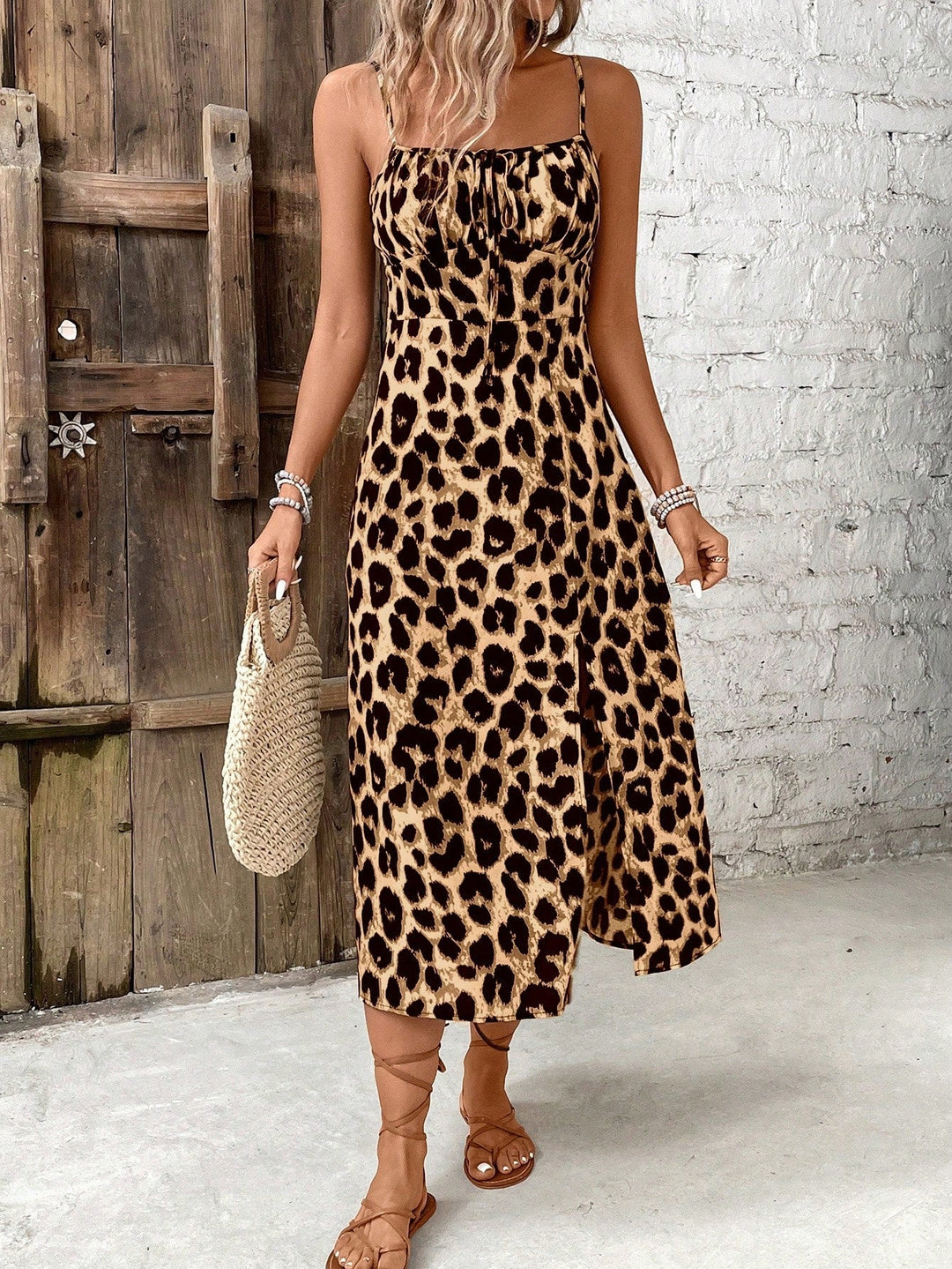 Heidi-Mode | Rückenfreies Sommerkleid mit Rüschen Details für Damen