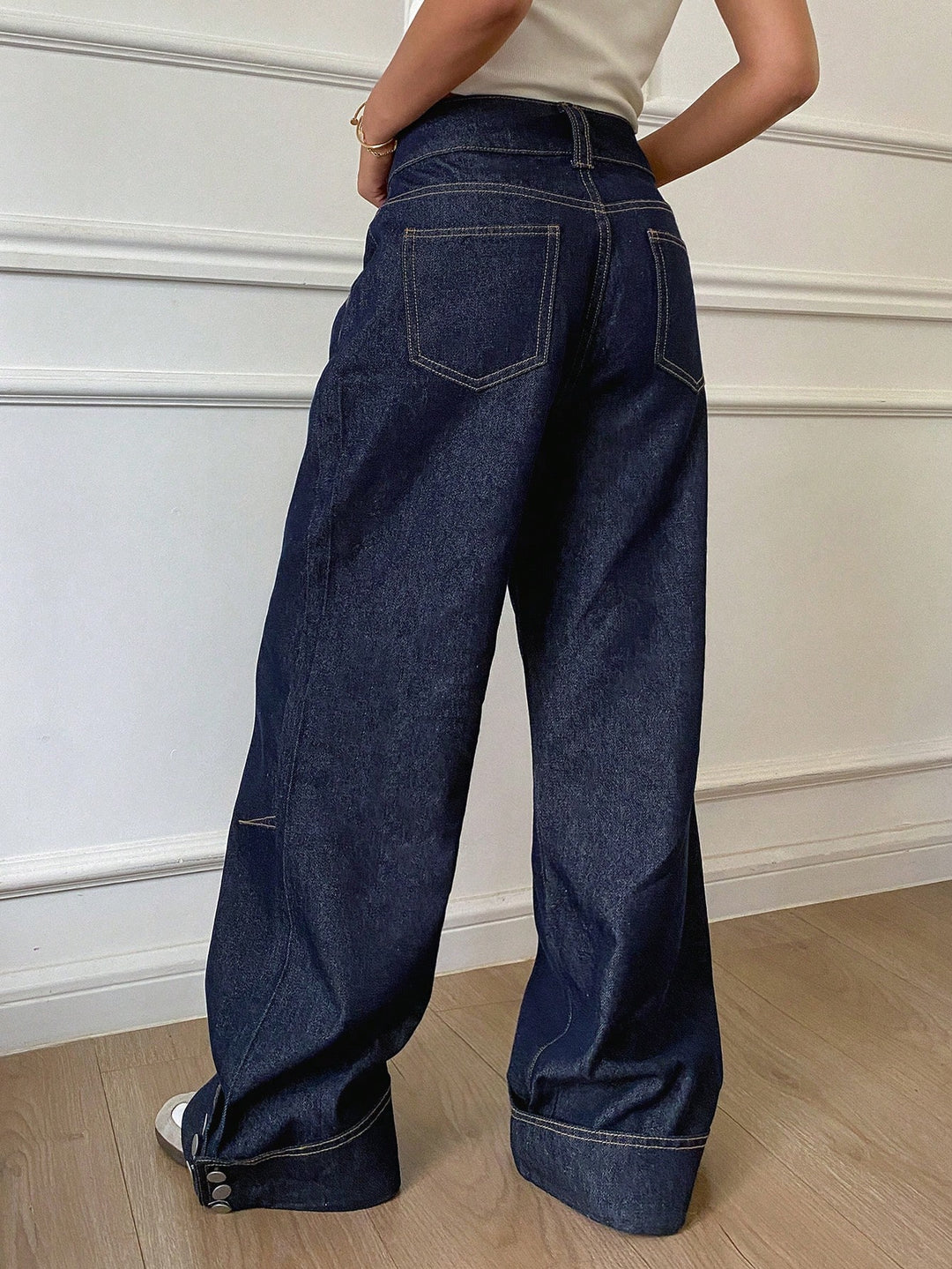 Heidi Mode | Vintage-Style Weite Jeans mit Knopfmanschetten