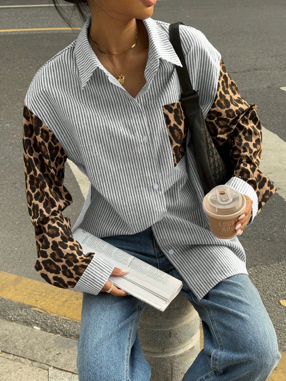 Heidi-Mode | Damenbluse mit Leo-Details Auffällig, Locker & Streetstyle Bereit