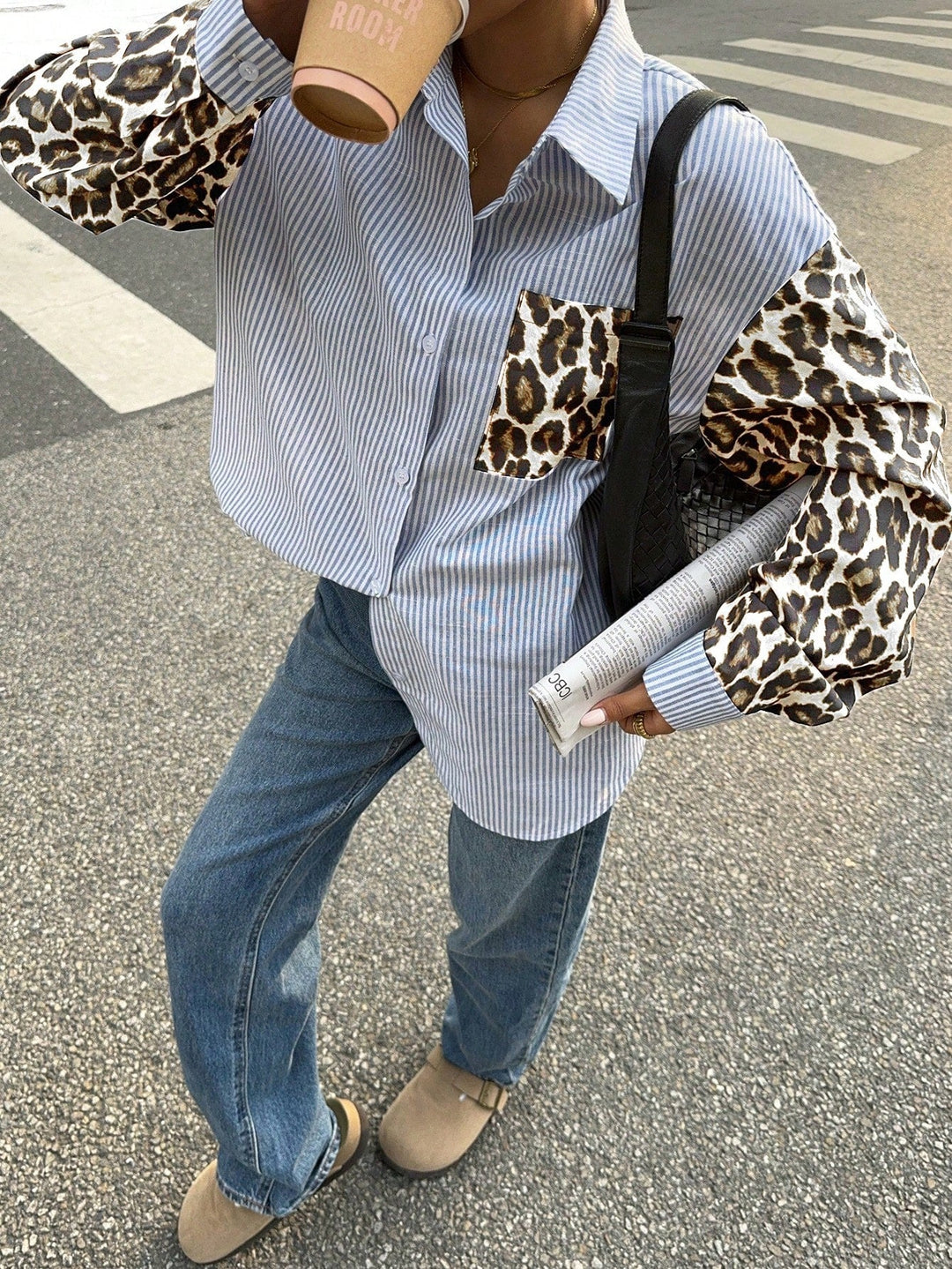 Heidi-Mode | Damenbluse mit Leo-Details Auffällig, Locker & Streetstyle Bereit