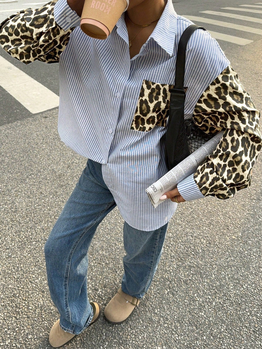 Heidi-Mode | Damenbluse mit Leo-Details Auffällig, Locker & Streetstyle Bereit