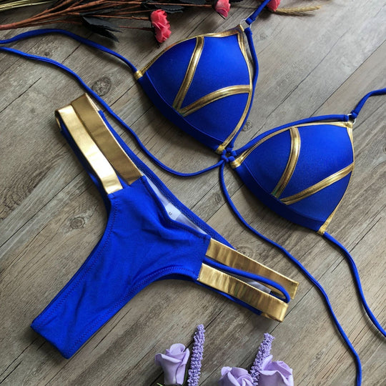 Bikini mit bronzefarbenen Seiten