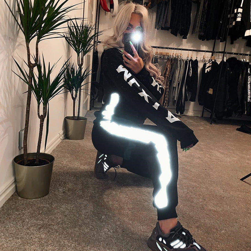 Damen Sportliches Jogginganzug mit reflektierenden Akzenten Heidi-Mode
