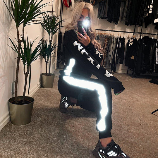Damen Sportliches Jogginganzug mit reflektierenden Akzenten Heidi-Mode