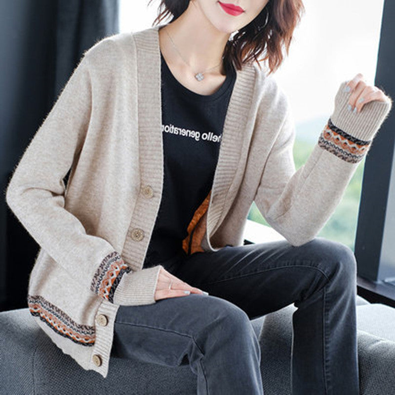 Damen Strickjacke mit eleganten Knopfdetails und modischer Häkelbordüre Heidi-Mode