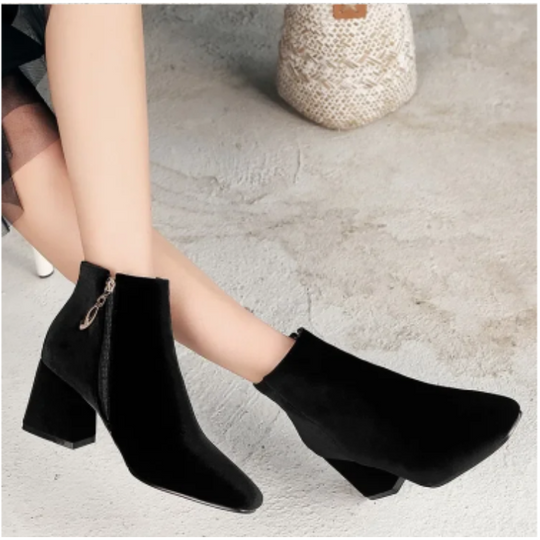 Heidi-Mode | Elegante Stiefeletten mit Quadratzehen und Hohem Absatz Damen Stiefeletten