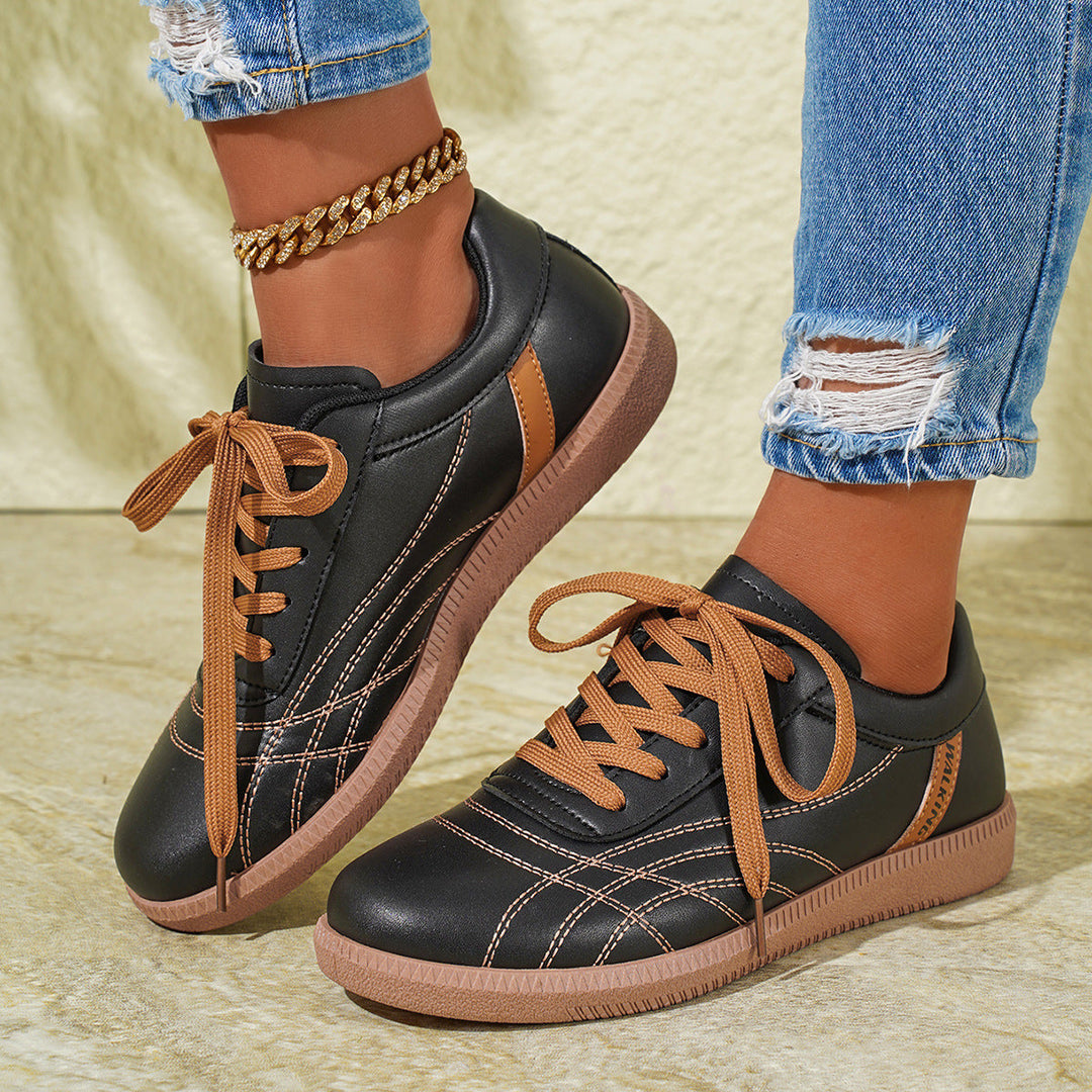 Heidi-Mode | Retro Sneaker mit Schnürsenkeln