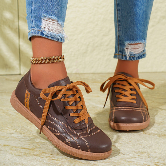 Heidi-Mode | Retro Sneaker mit Schnürsenkeln