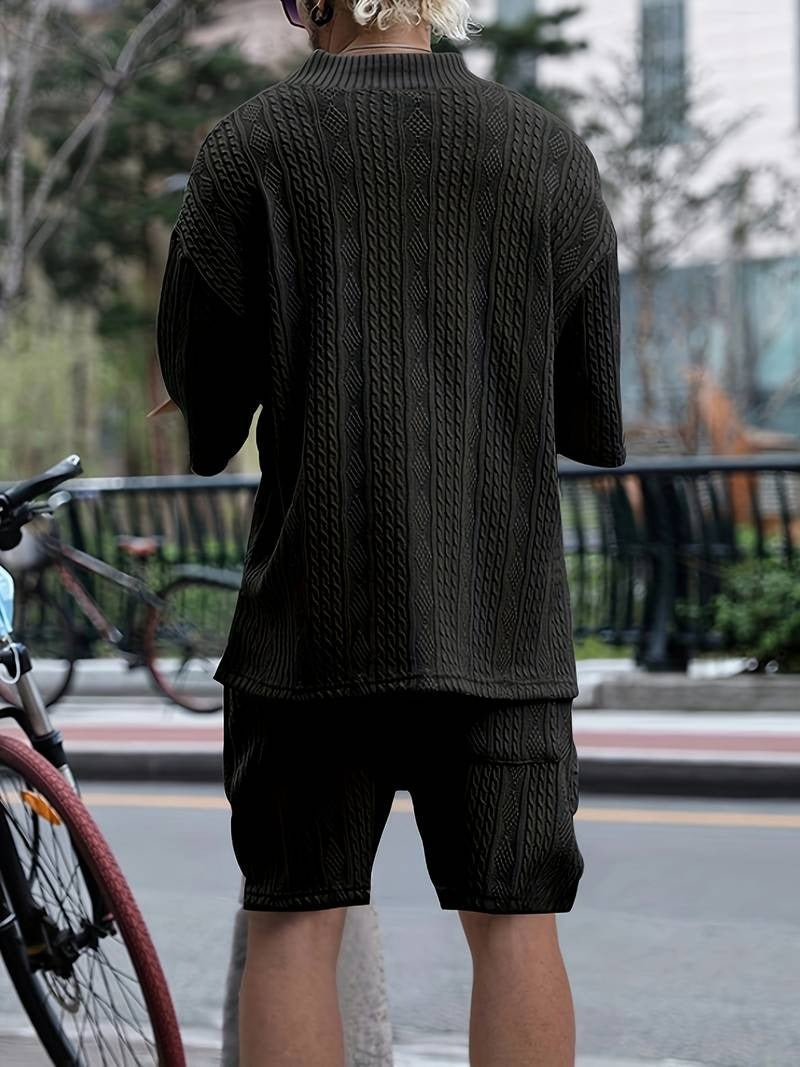 mit V-Ausschnitt und passender Shorts - Johann