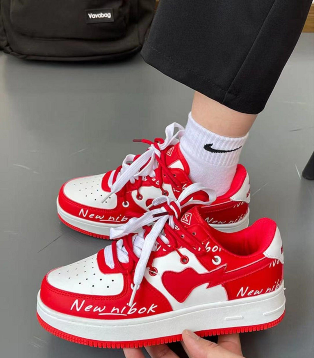 Heidi-Mode - vulkanisierte Schuhe mit Herzdesign