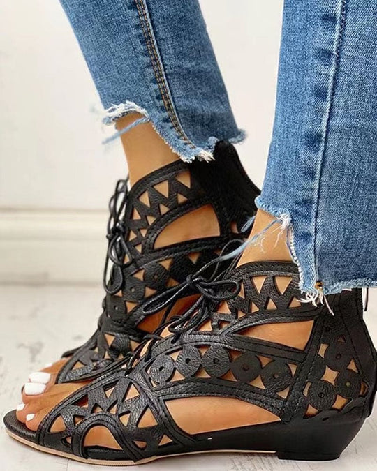 Heidi-Mode | Flache Sandalen Im Ethnischen Stil mit Aussparung