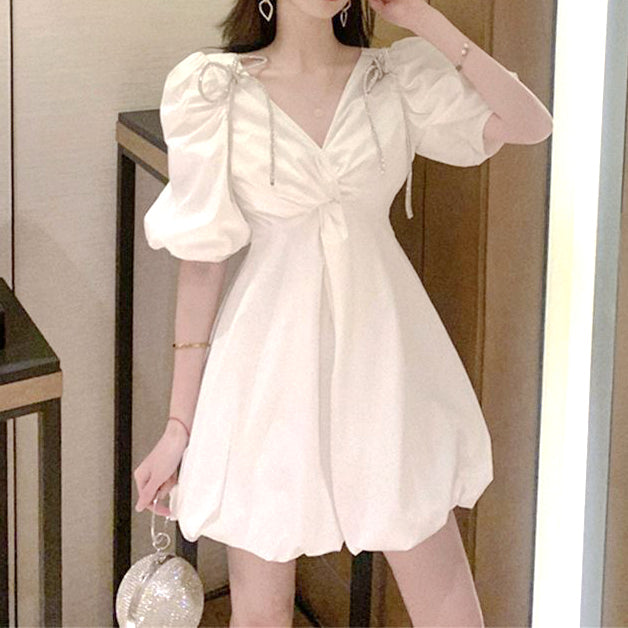Heidi-Mode | Puffärmel V-Ausschnitt Flauschiges Weißes Kleid