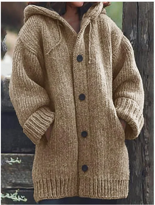 Strickjacke mit Kapuze und Knöpfen