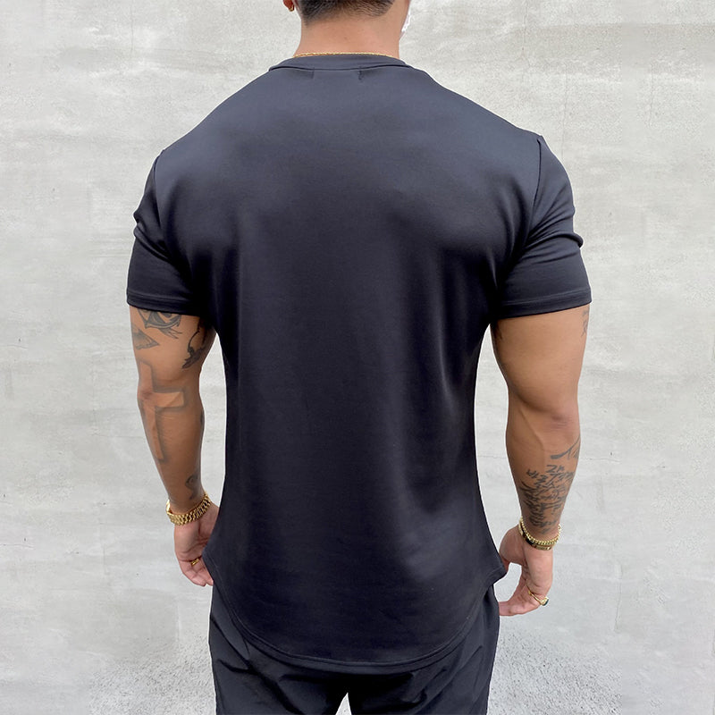 Das elastische Sport-T-Shirt