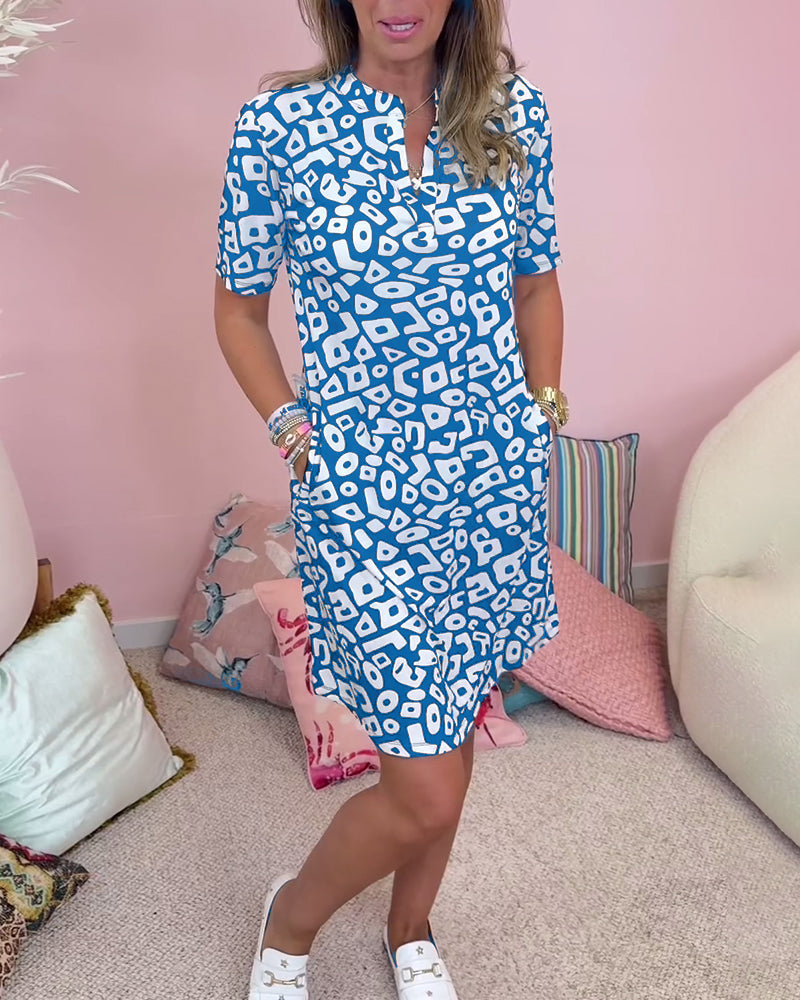 Viaro – Kleid mit Aufdruck, V-Ausschnitt und Taschen