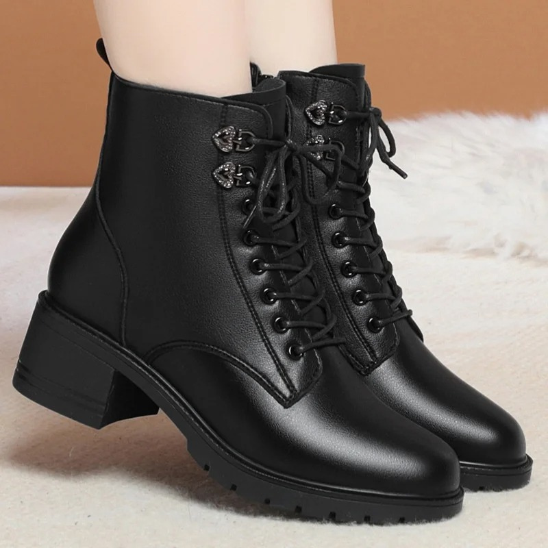 Heidi-Mode | Damenstiefel mit Schnalle und Nieten Design Stabiler Absatz