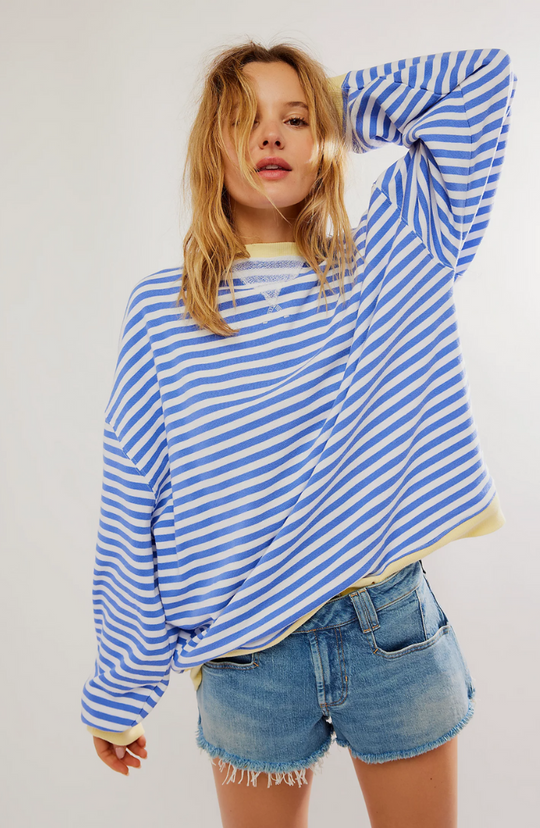 STRIPED OVERSIZED SWEATER