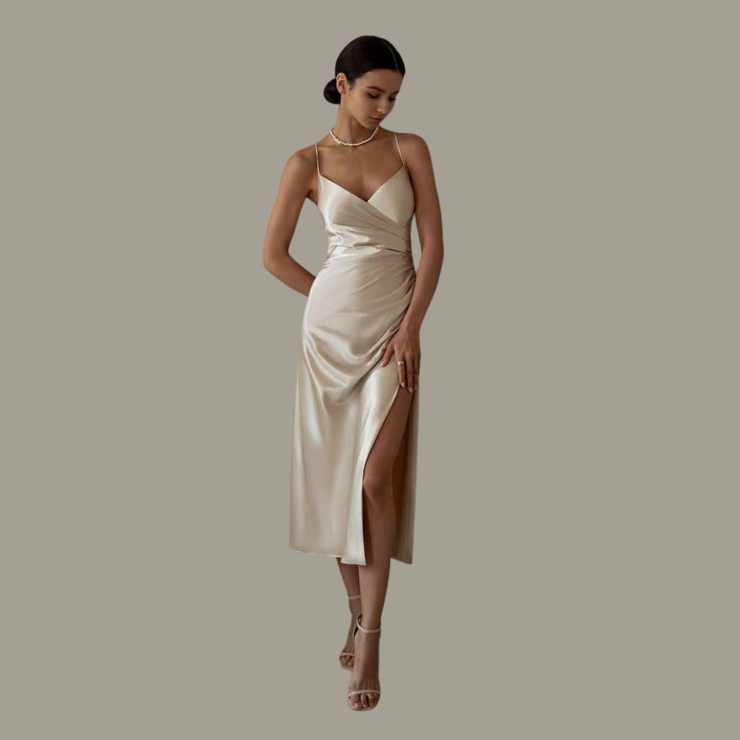 Seidig weiches Satin-Slipkleid mit hohem Beinschlitz