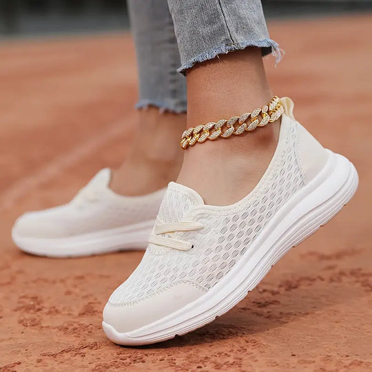 Leichte Slip-On-Sneaker aus Mesh mit weicher Sohle