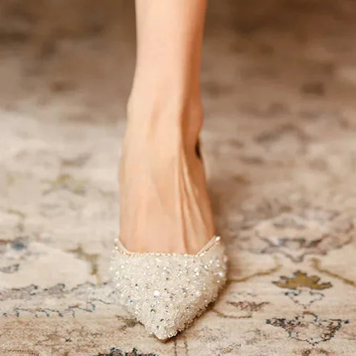 Heidi-Mode | Stilvolle Schuhe mit Spitzer Zehe und Mittlerem Absatz mit Glitzeroberfläche