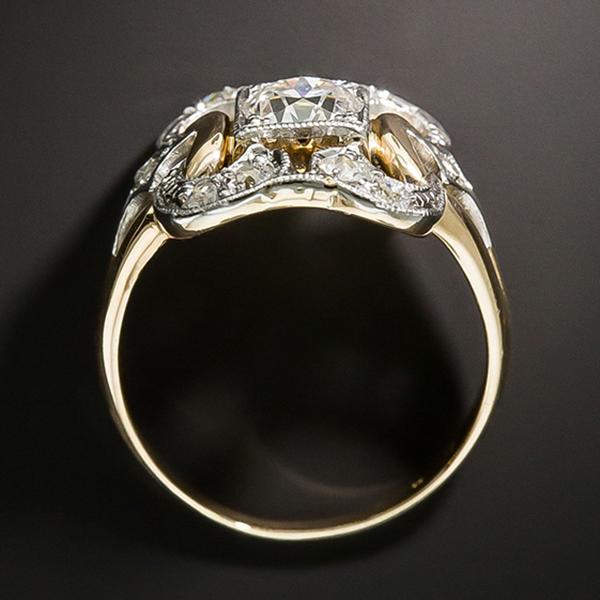 ring met diamanten middenstuk