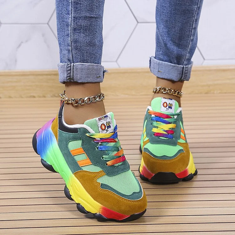 Heidi-Mode | Stylische Regenbogen Sneaker