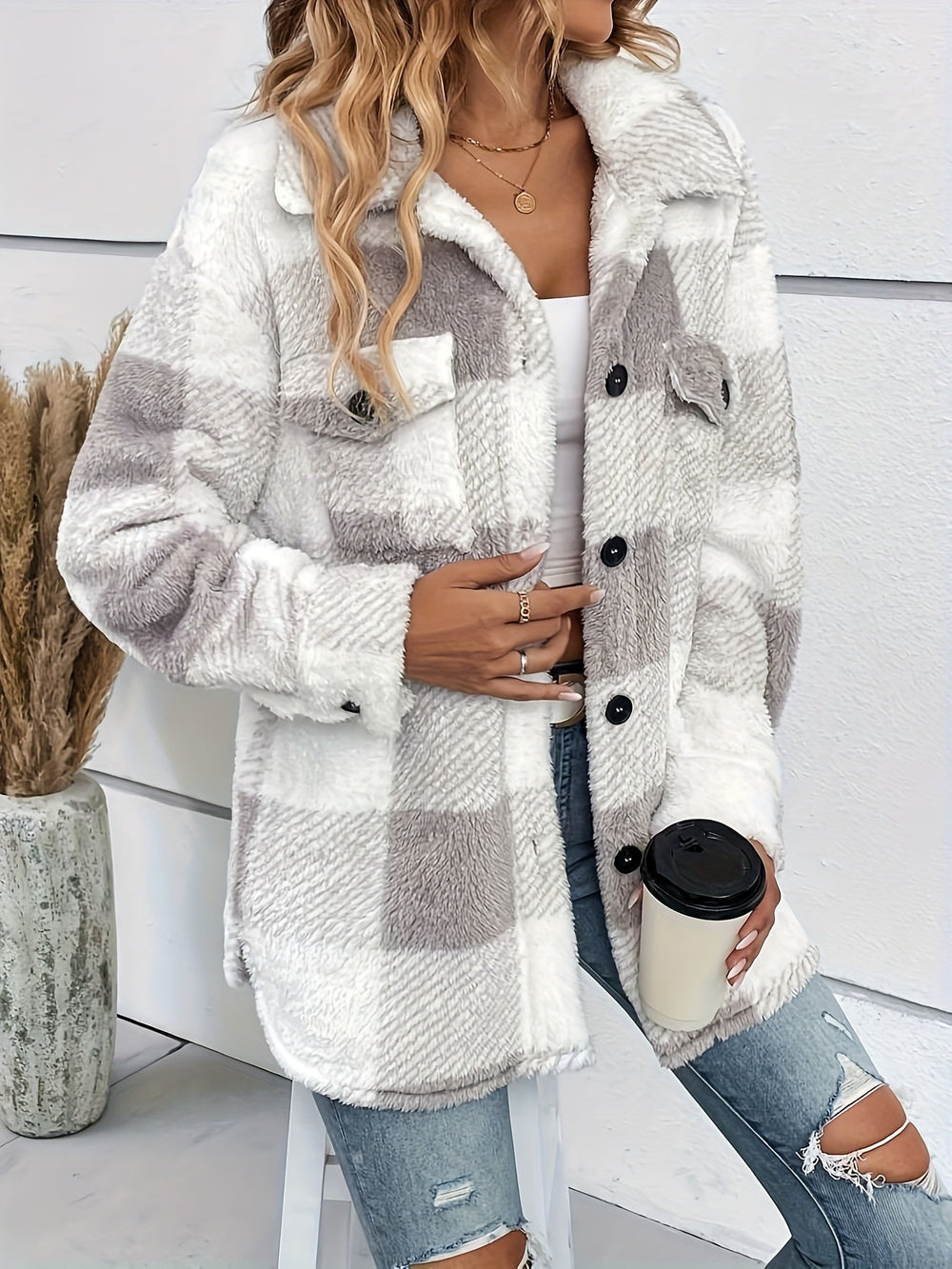 Lässige Karojacke mit luftiger Knopfleiste