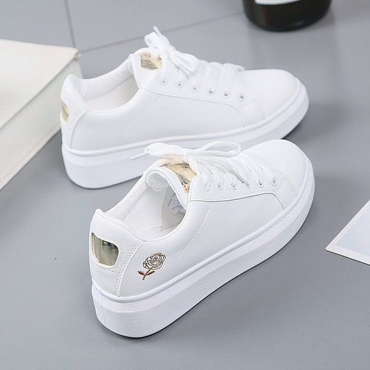 Heidi-Mode | Frühlingsweiße Sneaker