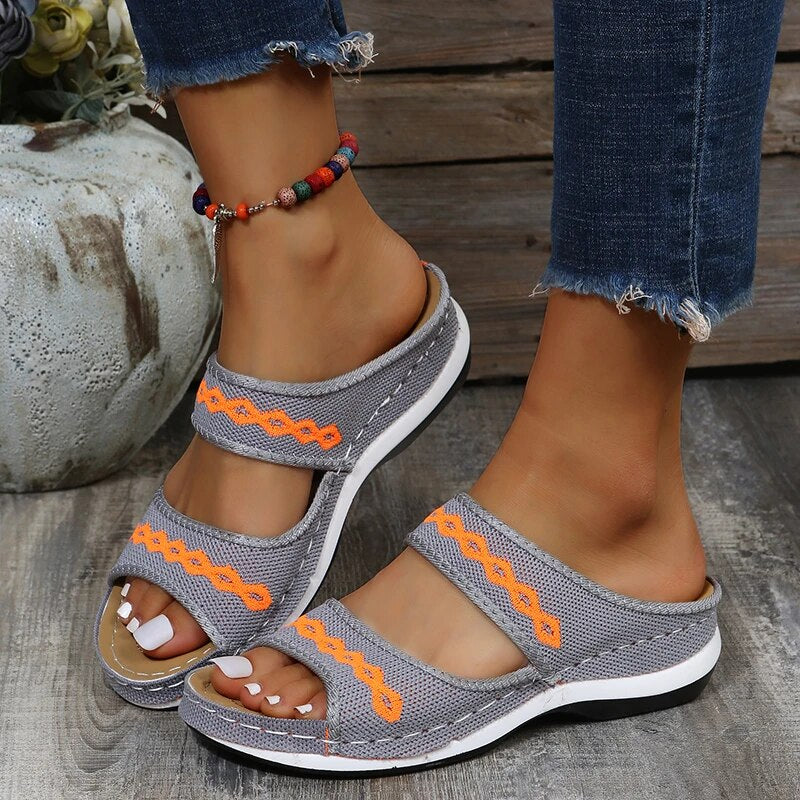 Heidi-Mode | Sandalen aus Leder, Die Das Fußgewölbe Unterstützen