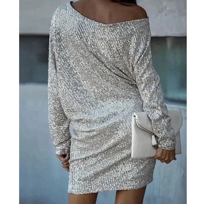 Glanzendes Minikleid mit einem Schulter