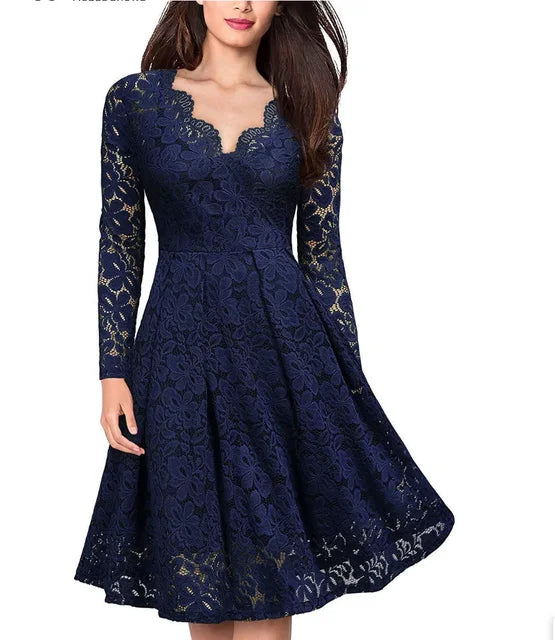 Spitzenkleid mit V-Ausschnitt - Lara