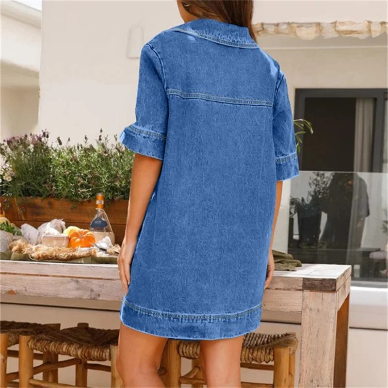 Lässiges Jeanskleid mit Fronttaschen