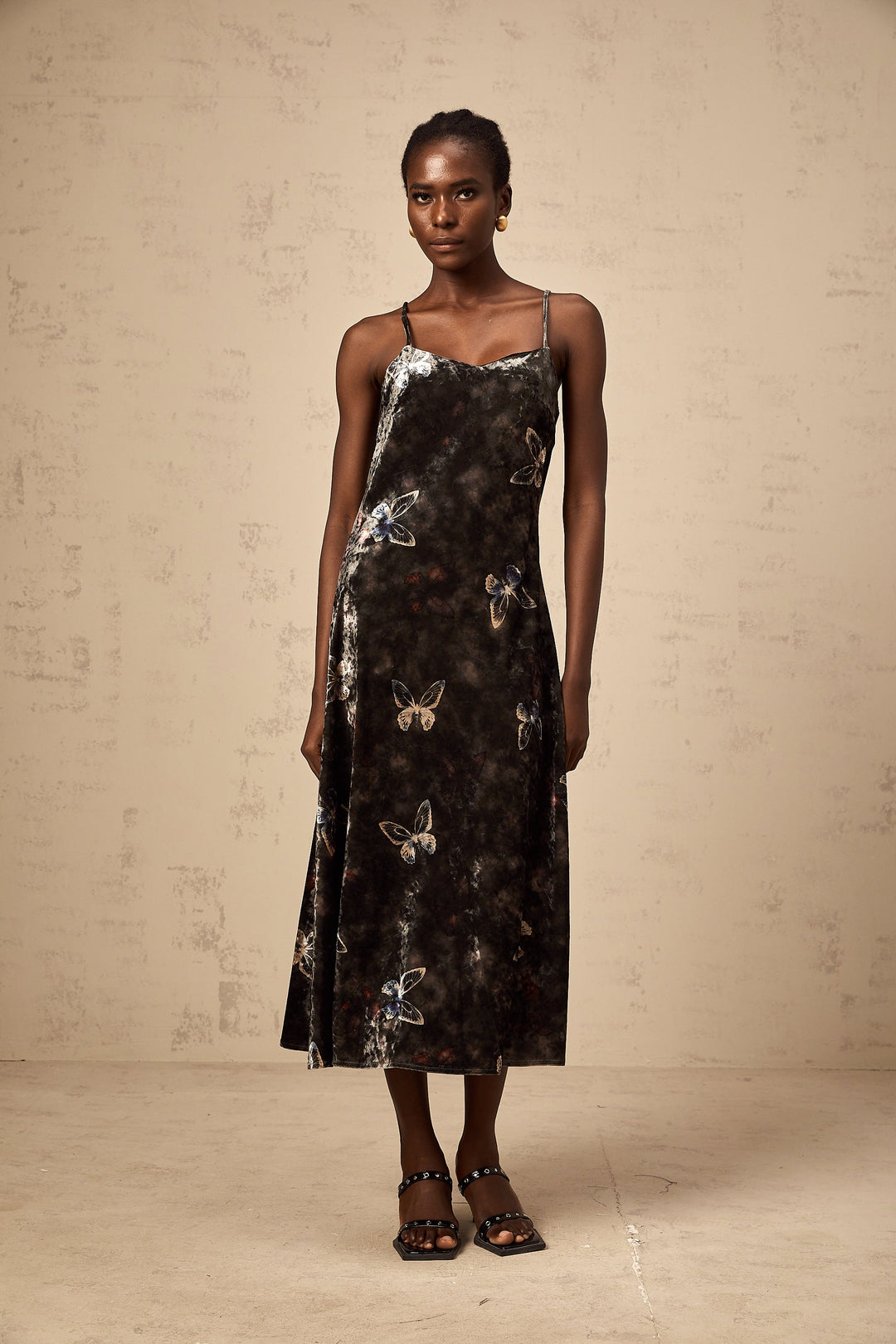 Heidi-Mode | Schwarzer Schmetterlingsdruck Samt Midi Kleid