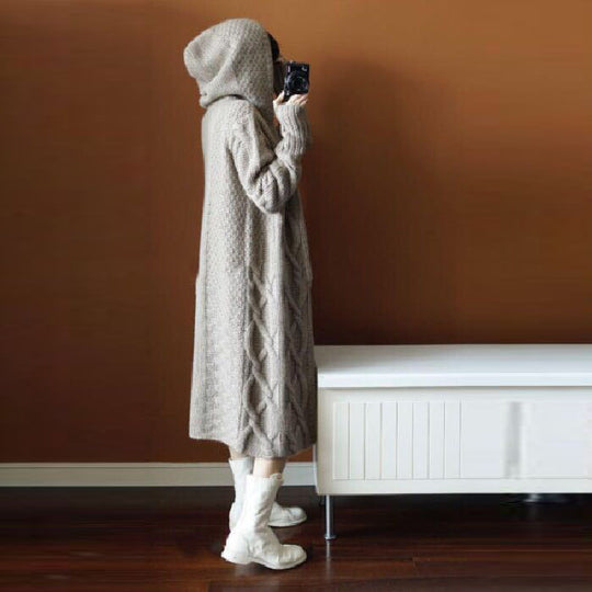 Damen Strickjacke mit Kapuze und feinem Textilmuster Heidi-Mode