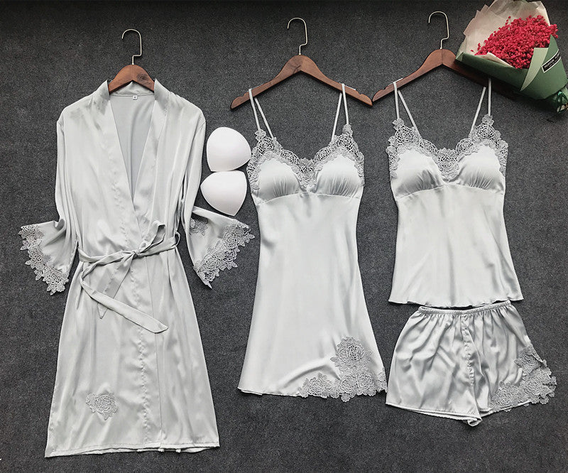 Damen Nachtwäsche Set mit verführerischem Spitzenkragen und satinierter Oberfläche Heidi-Mode