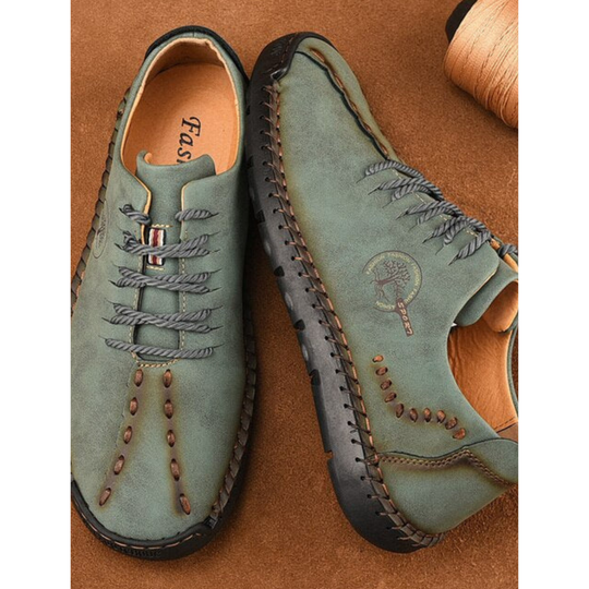 Heidi-Mode | Stilvolle Herrenschuhe aus Leder mit Dekorativen Nähten
