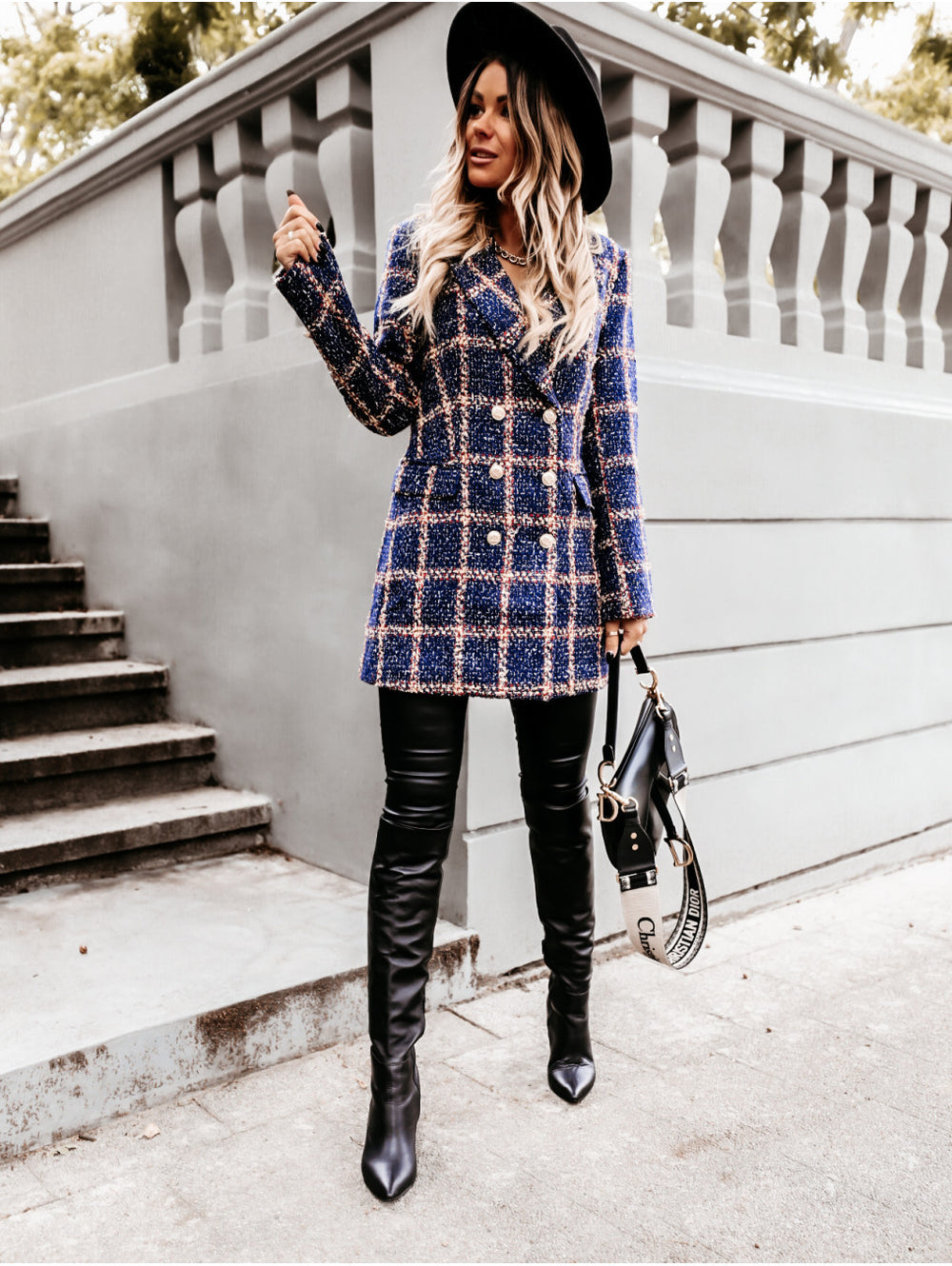 Damen gestreifter Blazer mit schmalem Schnitt und Schulterpolstern Heidi-Mode