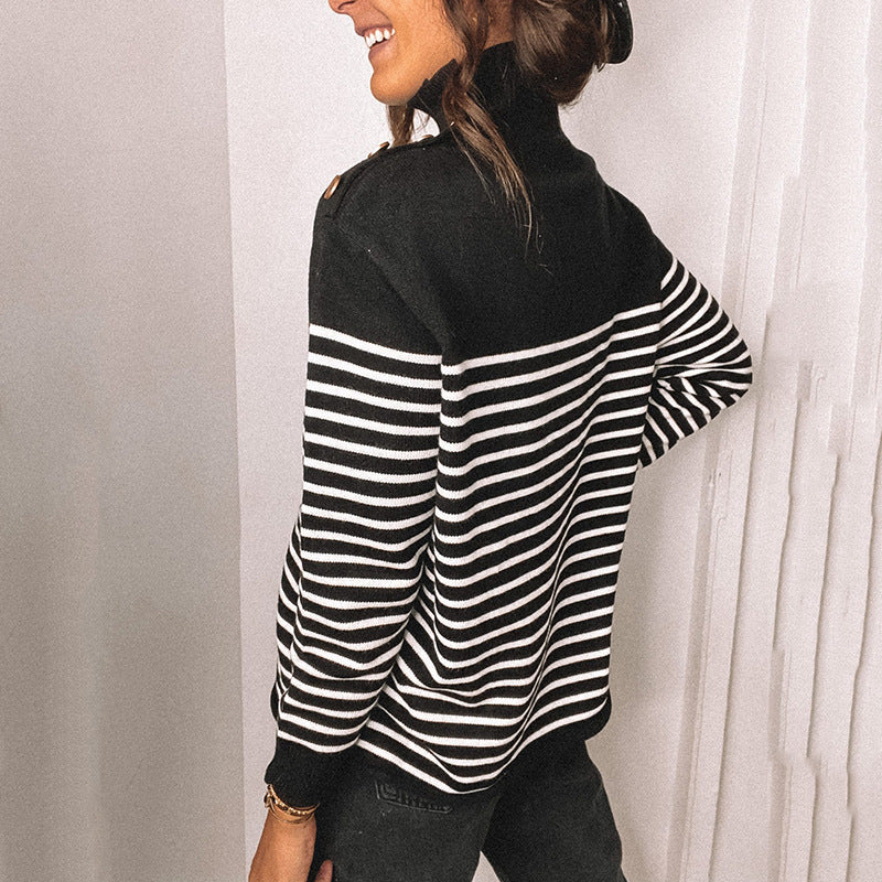 Damen modischer Streifenpullover mit hohen Kragen und dekorativen Knöpfen Heidi-Mode