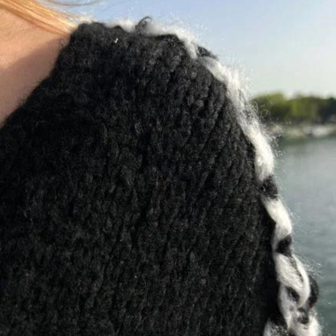 Exklusiver handgefertigter Pullover