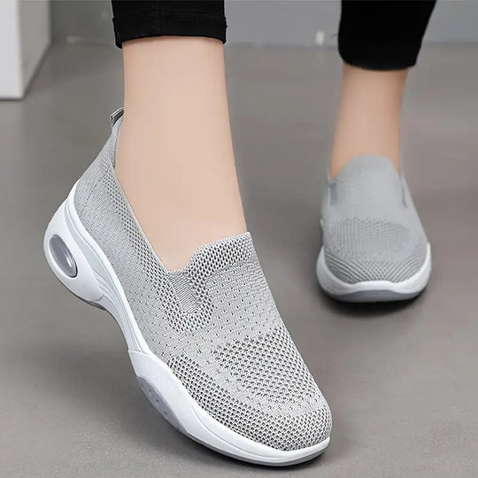 Leichter, trendiger Sneaker aus Air Cushion Mesh