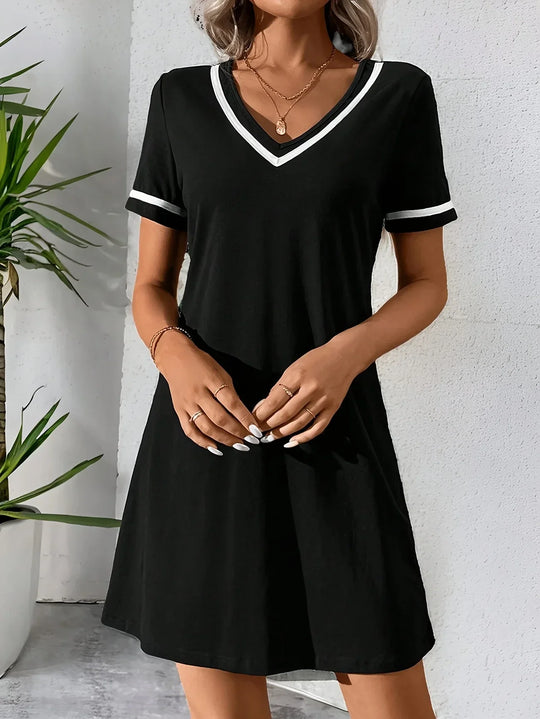 Heidi-Mode | Elegante Tunika mit Kurzen Ärmeln und Spitzem Ausschnitt, Luftig und Stilvoll