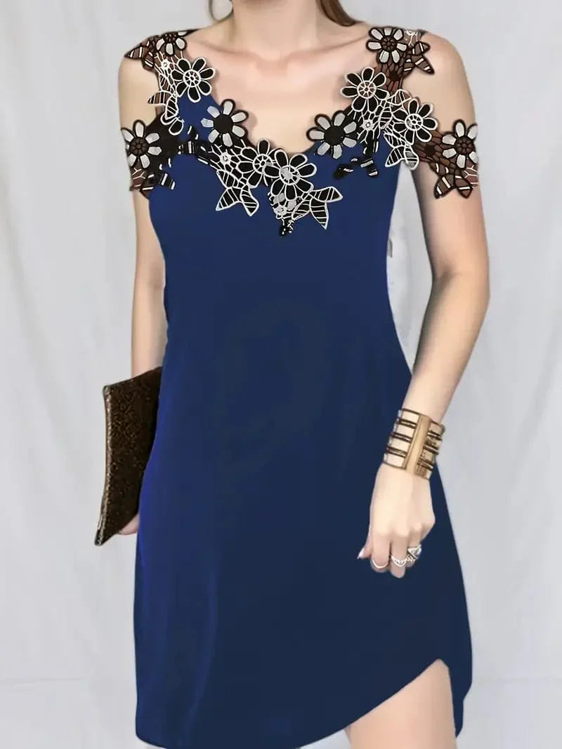 Heidi-Mode | Kleid V-Ausschnitt mit Spitzen Ärmellos Figurumspielend Kurz Eleganter Schnitt