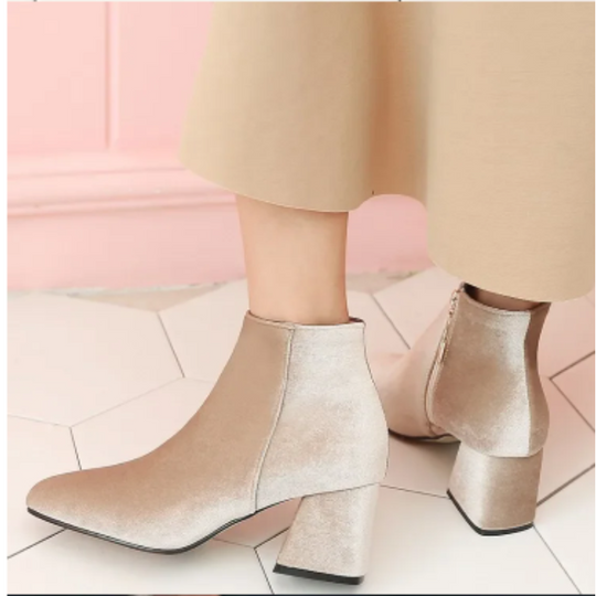 Heidi-Mode | Elegante Stiefeletten mit Quadratzehen und Hohem Absatz Damen Stiefeletten