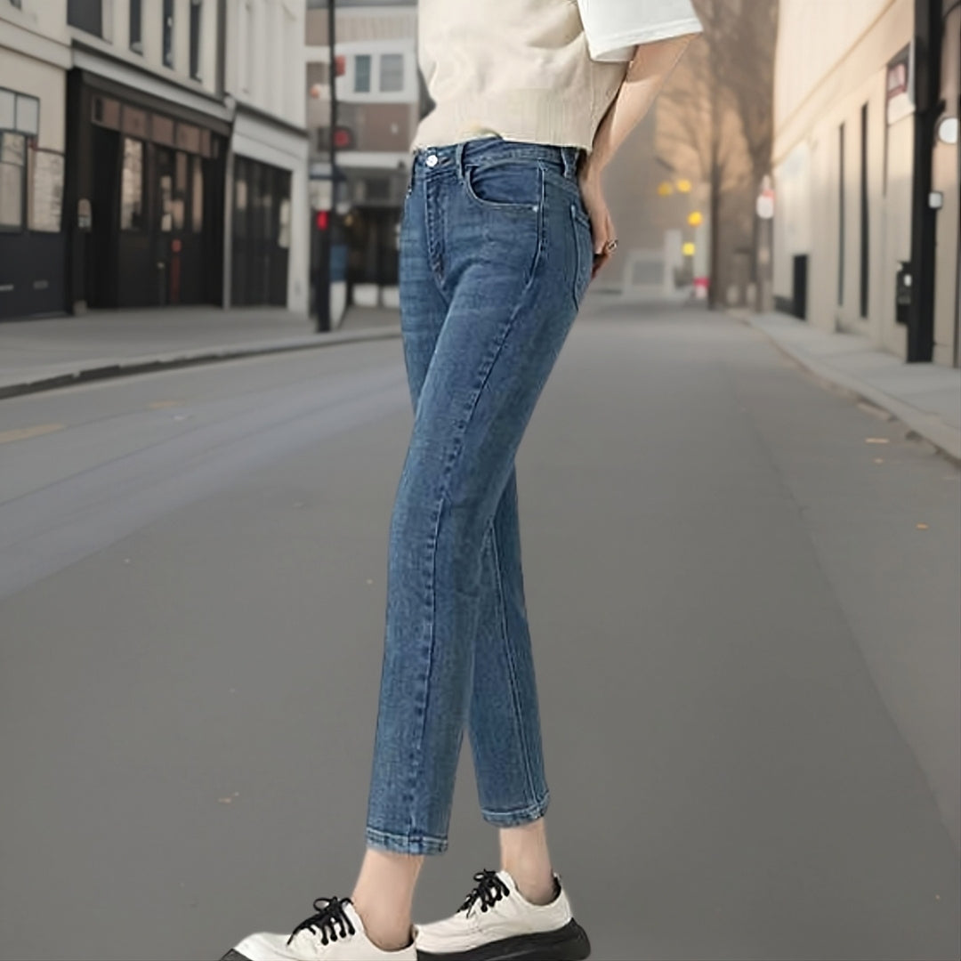 Trendige Denim-Hose mit Ausschnitt